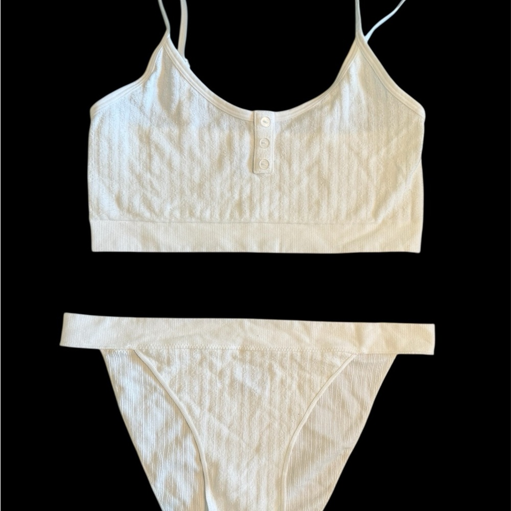 Colsie White Ribbed Bra and Panty Set